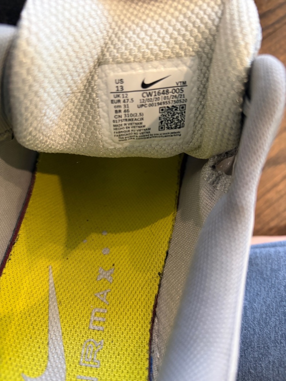 Nike Men’s Gray and Yellow Athletic Sneakers Size 13 - Picture 2 of 12
